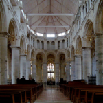 découvrez l'itinéraire de compostelle depuis l'abbaye de valmont, un chemin pittoresque alliant spiritualité et patrimoine naturel.