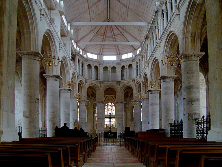découvrez l'itinéraire de compostelle depuis l'abbaye de valmont, un chemin pittoresque alliant spiritualité et patrimoine naturel.