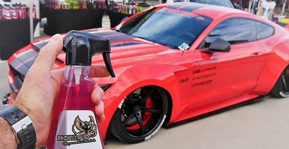 découvrez notre guide pour choisir le meilleur lustrant voiture, afin d'obtenir une brillance optimale et protéger votre véhicule efficacement.