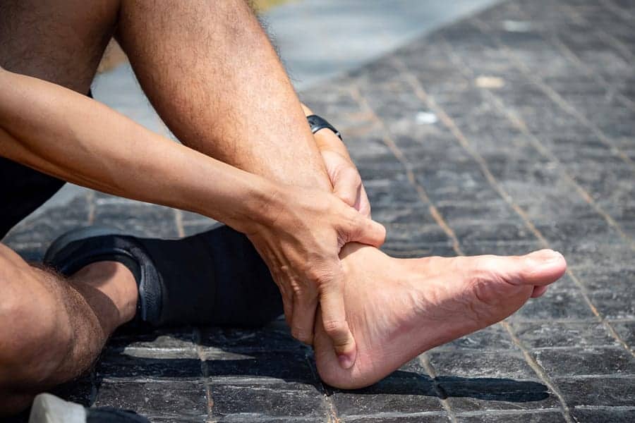 découvrez la durée de récupération après une rupture des ligaments de la cheville et les étapes clés pour un rétablissement optimal.