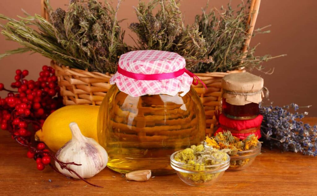 découvrez comment l'homéopathie peut aider à soulager la toux naturellement, en favorisant un apaisement doux et efficace des symptômes respiratoires.