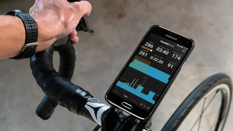 suivez vos progrès en cyclisme avec précision grâce à notre outil de suivi performant. améliorez vos performances et atteignez vos objectifs facilement.