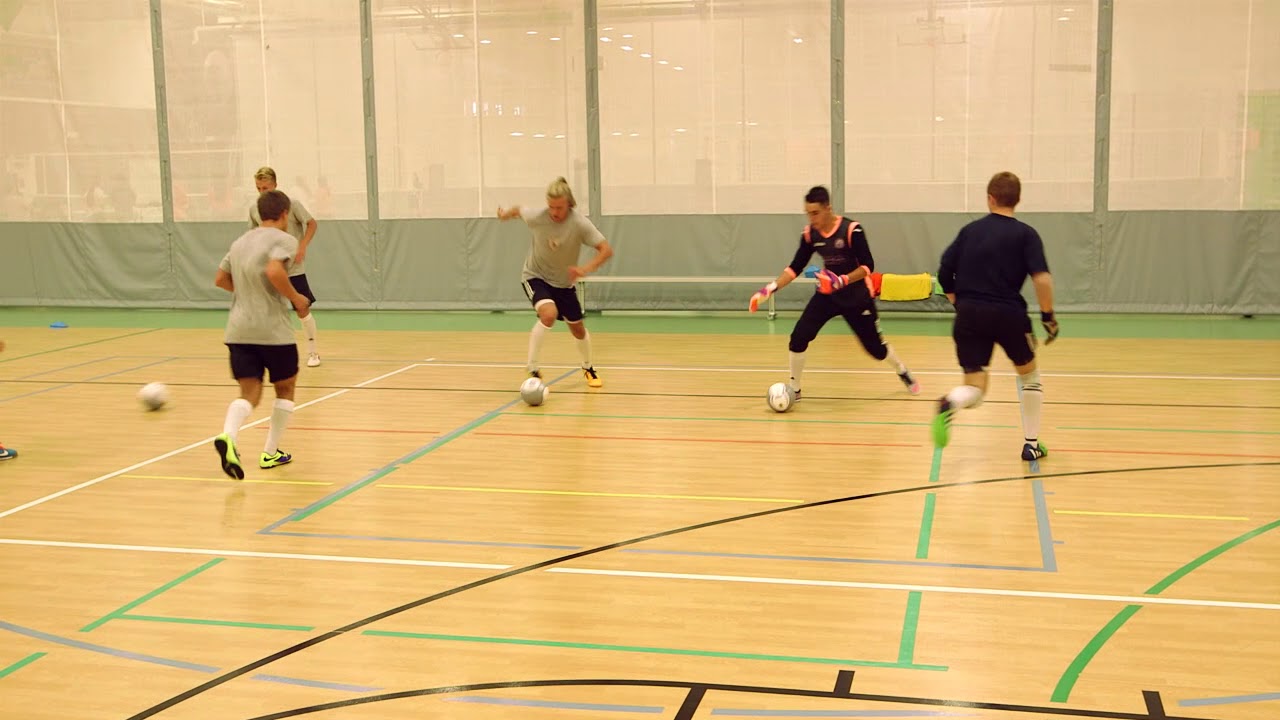 améliorez vos compétences en futsal avec nos séances d'entraînement intensives et adaptées à tous les niveaux.